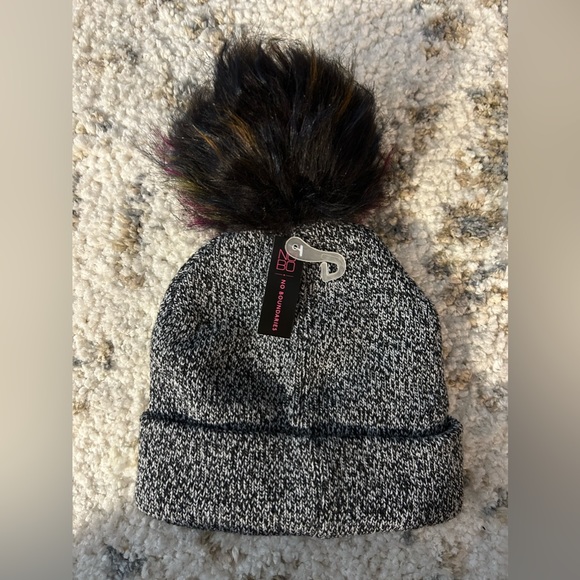 No Boundaries IDK Beenie - Picture 2 of 2